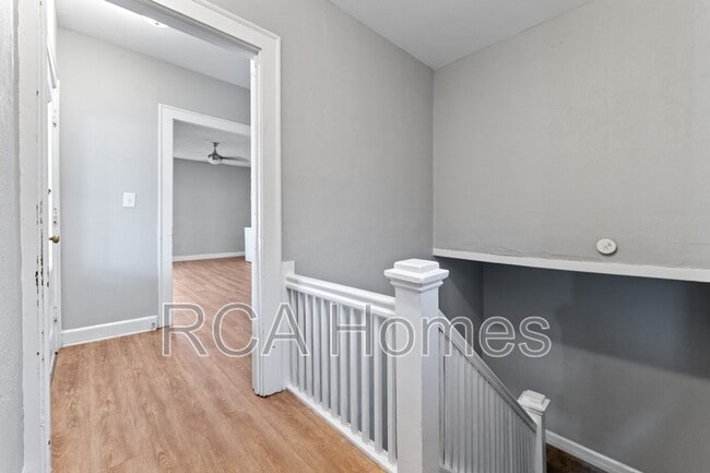 Photo - 2956 Ruckle St