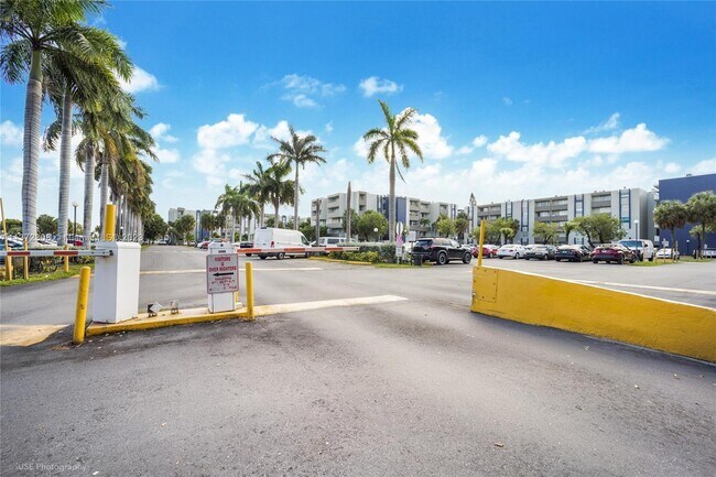 Photo - 10000 NW 80th Ct Unidad 2102