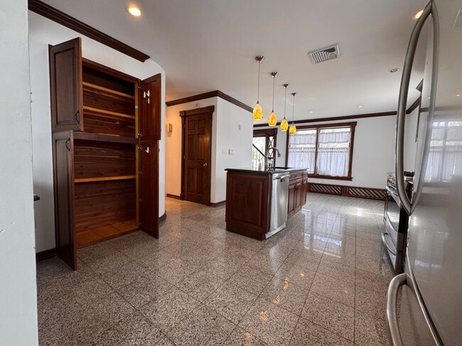 Building Photo - 1482 Grundy Ave Rental