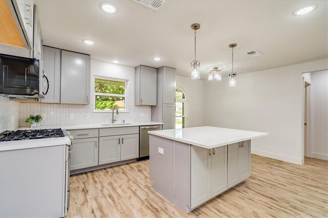 Photo - 2603 Mesquite Ln