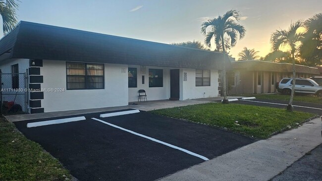 Photo - 7640 SW 10th St Condominio Unidad b