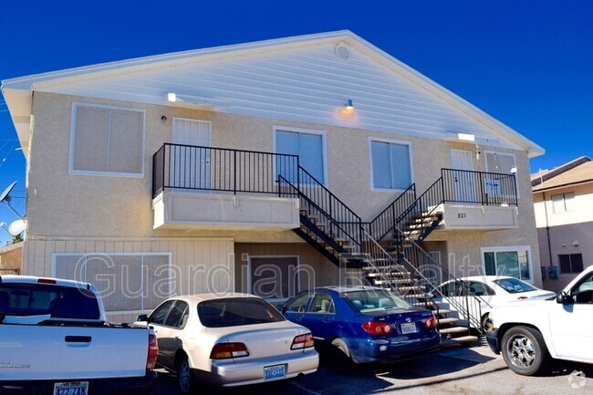 Building Photo - 801 N Major Ave Unit Apt D