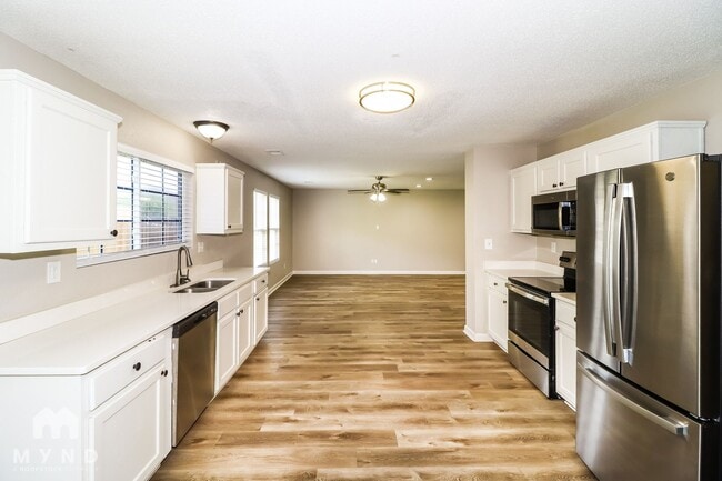 Photo - 1772 Englehart St