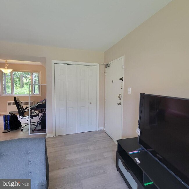 Photo - 10407 Montrose Ave Unit 201