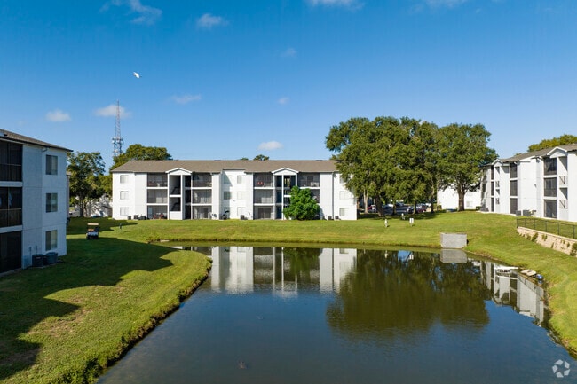 1918 Plantation Key Cir Brandon, FL 33511-4600 - Skye Reserve