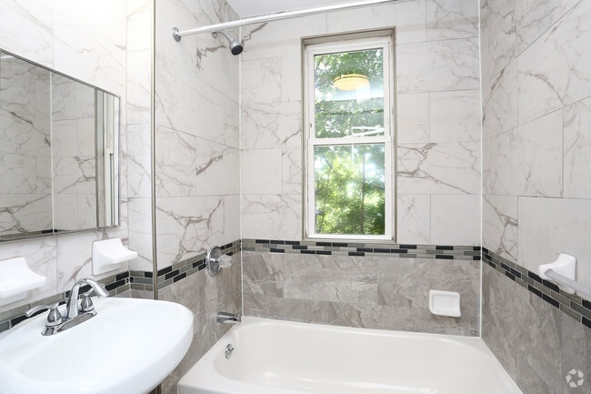 Baño - 12-16 Groton St