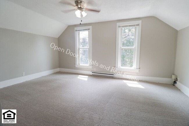 Photo - 603 1/2 N Van Buren St.