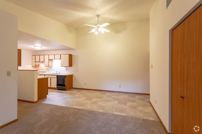 2BR, 1BA - Paradise Apartments