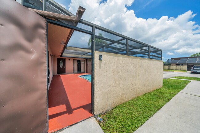 4757 Sunny Palm Cir