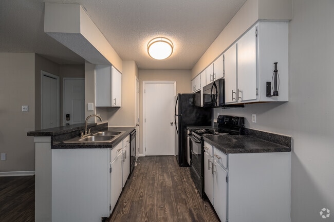 Deluxe Topaz 1BD 1BA - Kitchen