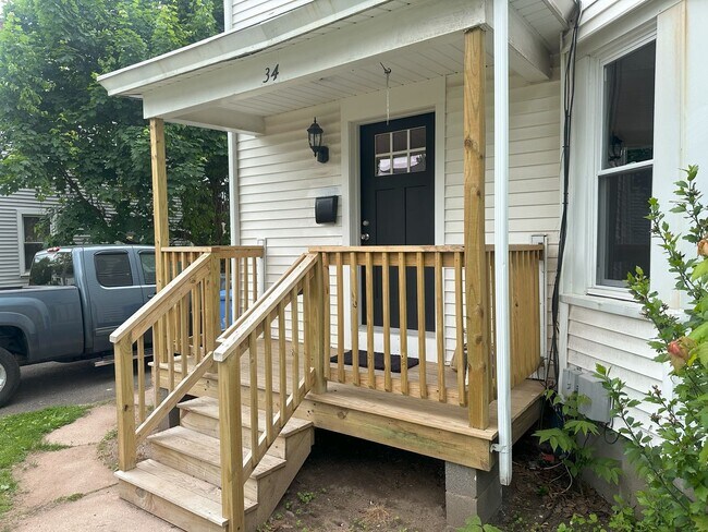 32-34 Spruce Street - 32-34 Spruce Street Apartment Unit 34