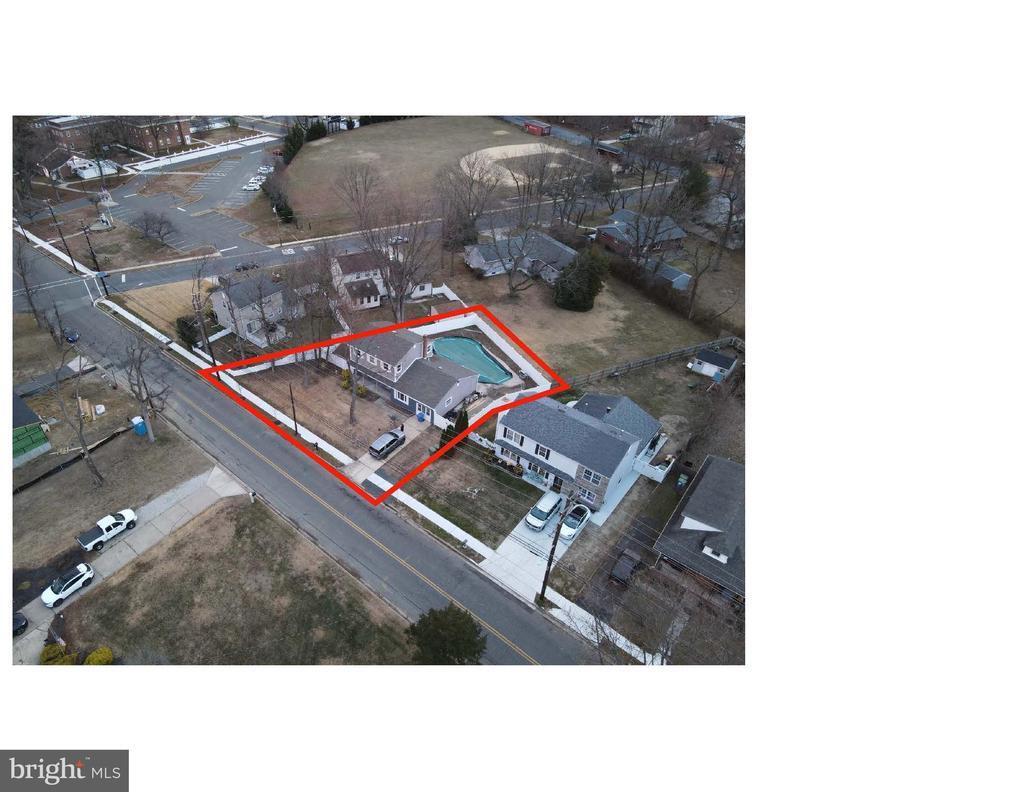 Photo - 904 Mercer St