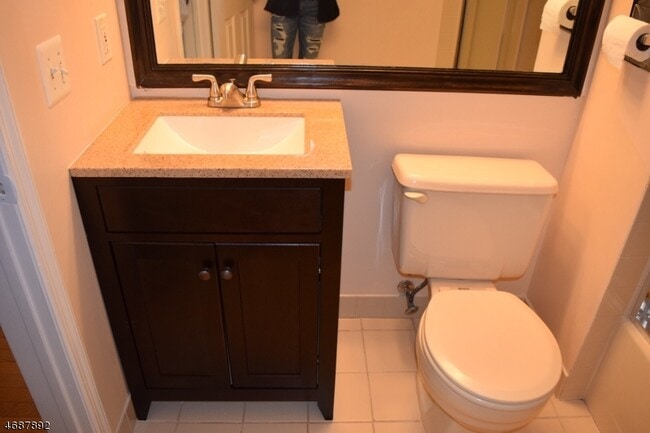 Photo - 65 Jamestown Rd