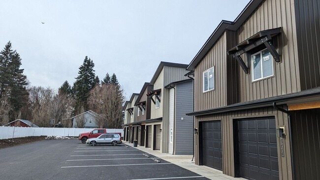 Photo - 3 Bedroom 2 1/2 bathroom Hayden Townhome!