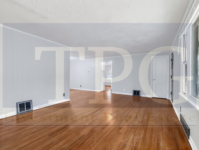 Photo - 6639 Bales Ave