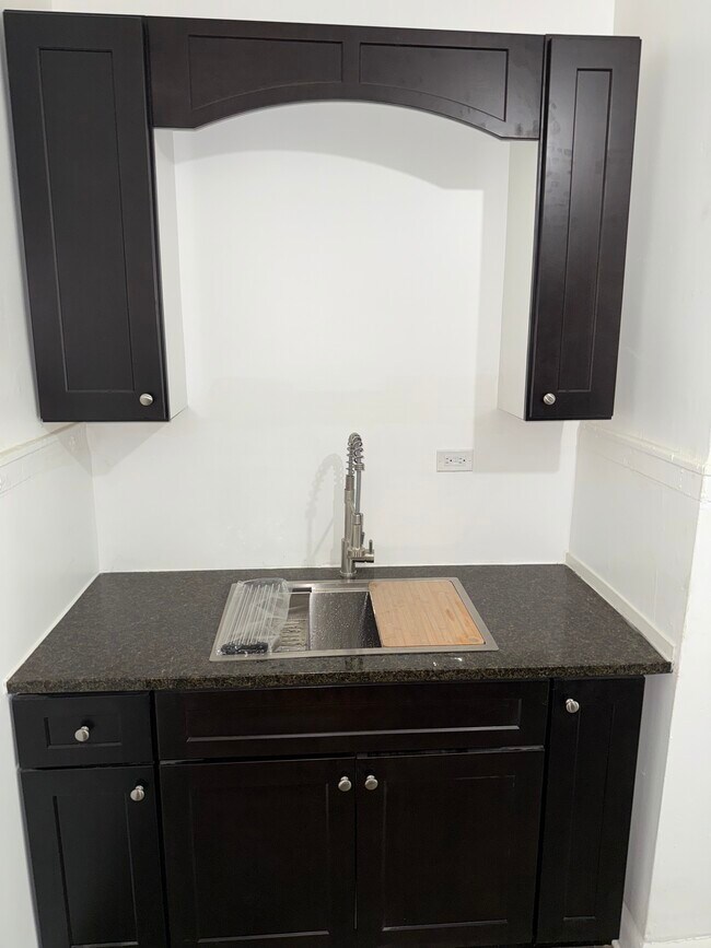 Photo - 5005 W Ferdinand St Unidad 5005 w #1