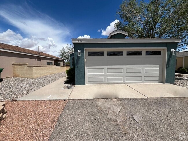 Building Photo - 1638 Perma Dr NE Rental