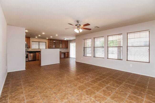Photo - 526 E Milada Dr