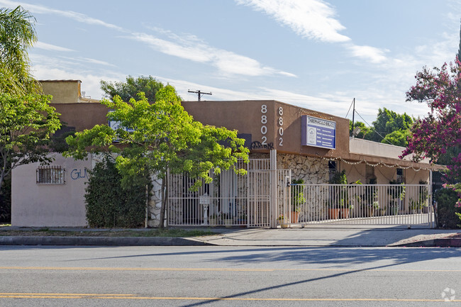 Building Photo - 8802 Van Nuys Blvd Rental