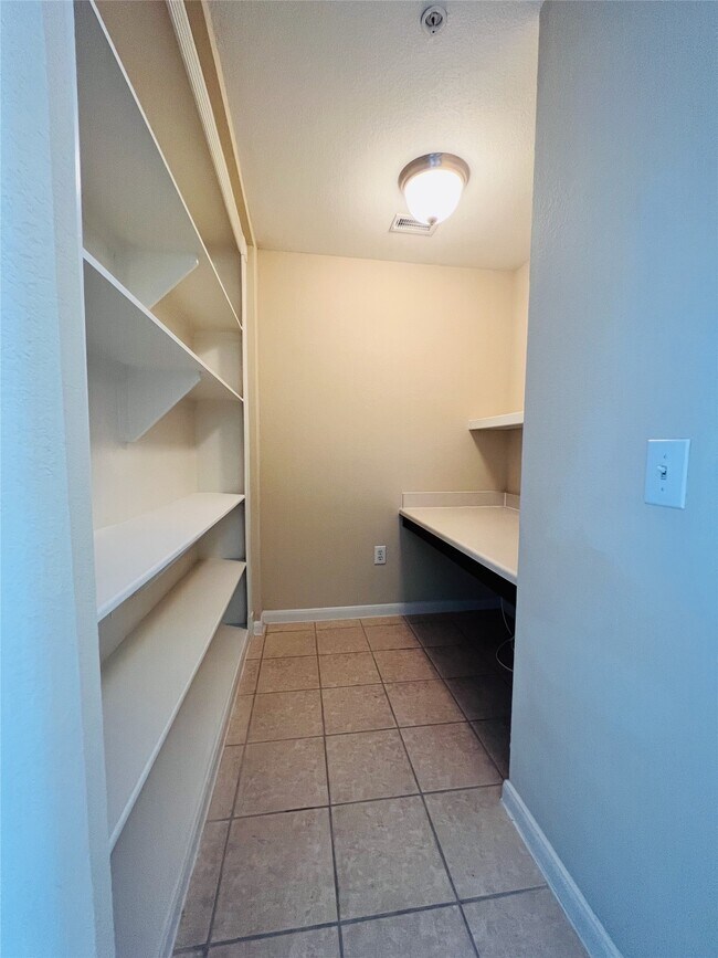 Photo - 7575 Kirby Dr Unit 2401