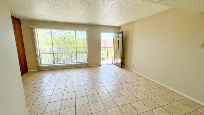 Photo - Diplomat Apartments