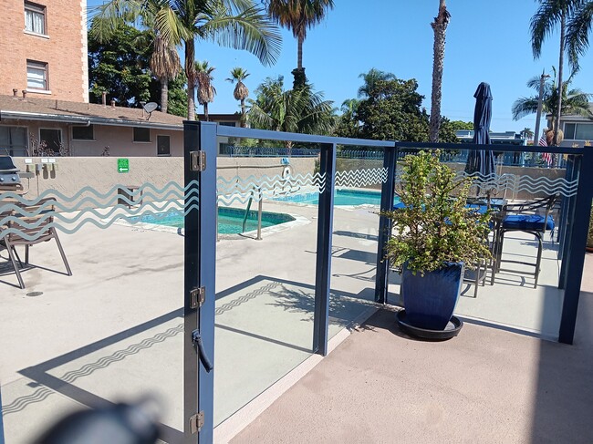 Pool/jacuzzi - 1 3rd Pl