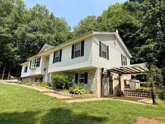 3745 Hunting Creek Rd
