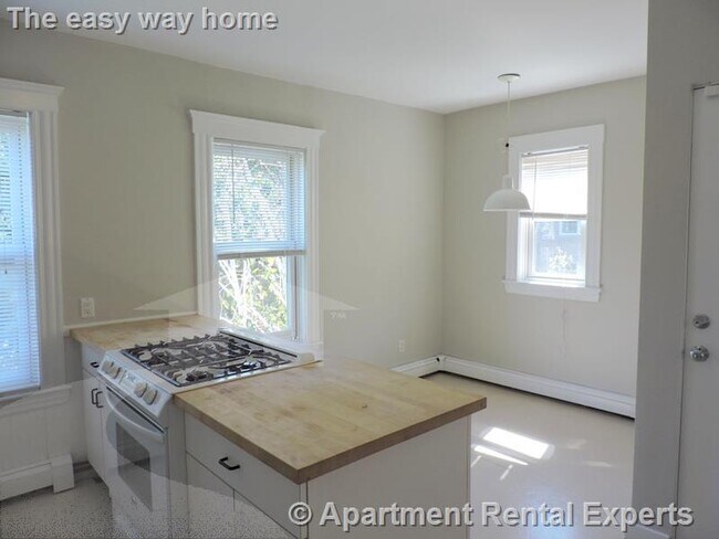 Photo - 15 Gerry St Unit 8 Chapman Pl #3