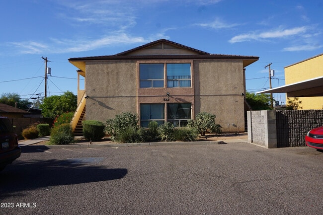 Building Photo - 532 W 9th St Unit Apt 101