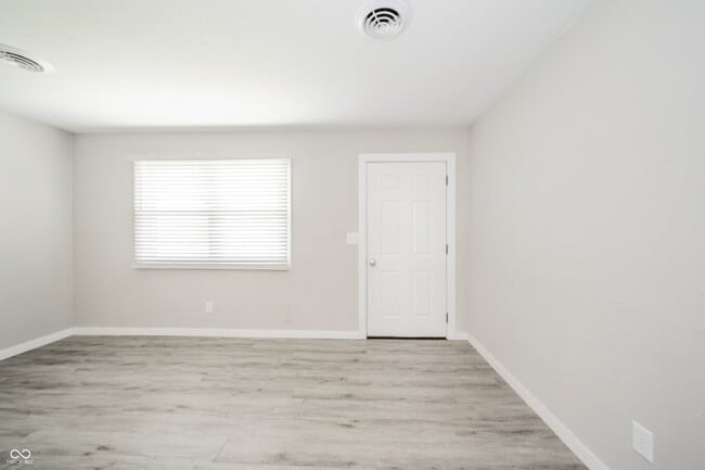 Photo - 6461 W 300 S