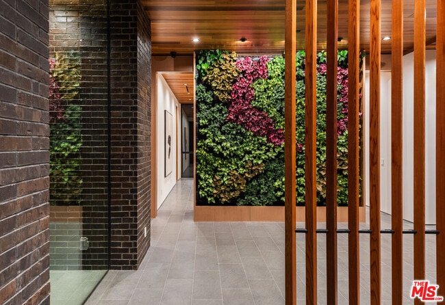 Photo - 9705 Oak Pass Rd