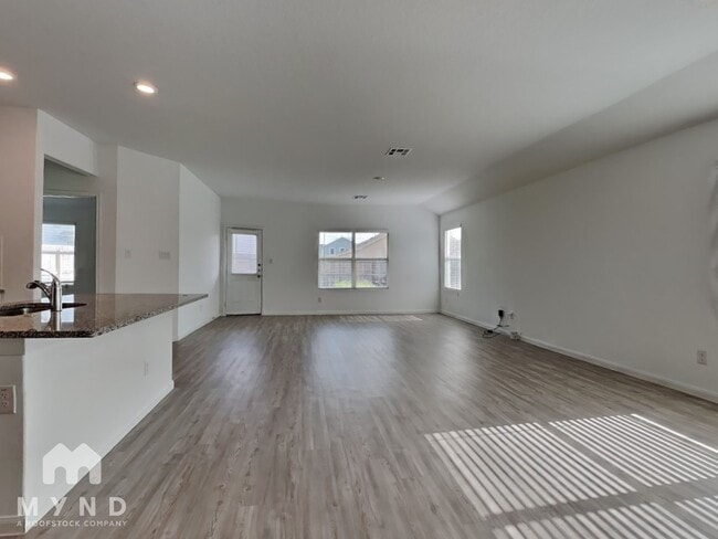 Photo - 5908 Geronimo Wy