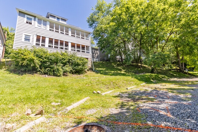 Photo - 344 Stewart St
