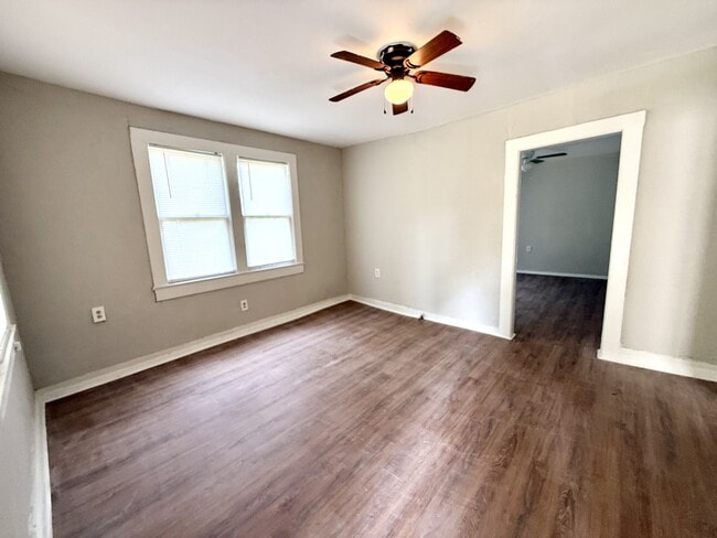 Photo - 1218 W Durant Ave