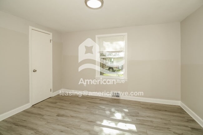 Photo - 1351 Victory St