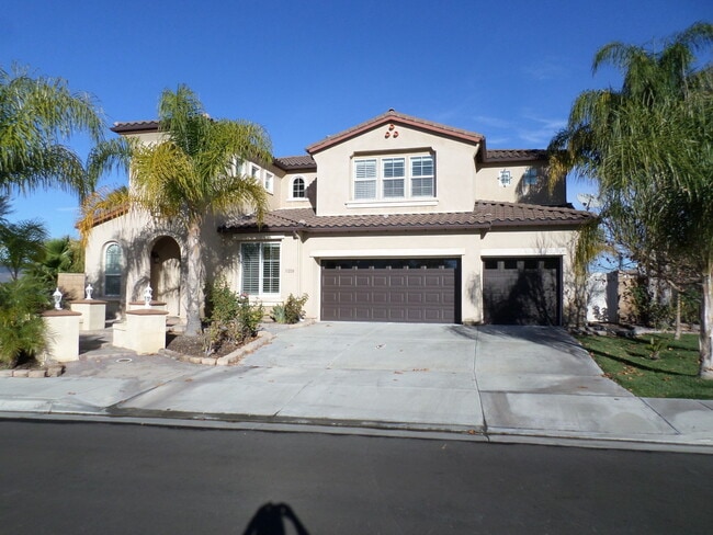 Building Photo - Gorgeous 4 bedroom 2.5 bath Temecula Home ...