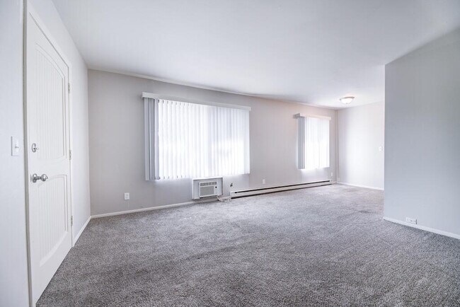 Photo - 305 Maple Ave