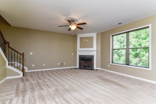 Photo - 1694 Maplecliff Way