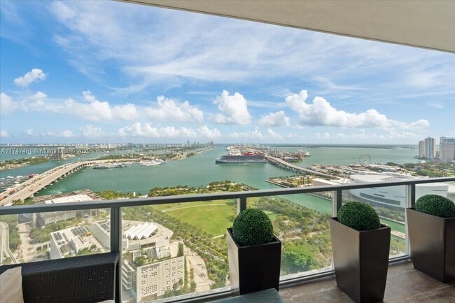 Building Photo - 1100 Biscayne Blvd Unit 3502 Rental