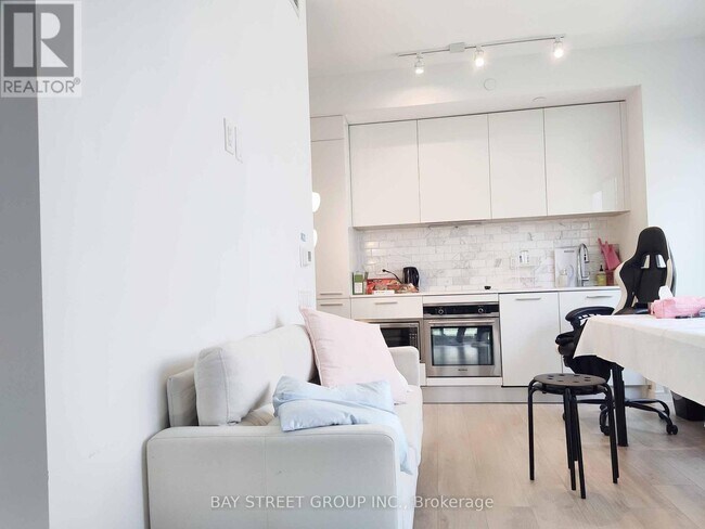 Photo - 3 Gloucester St Unit 702