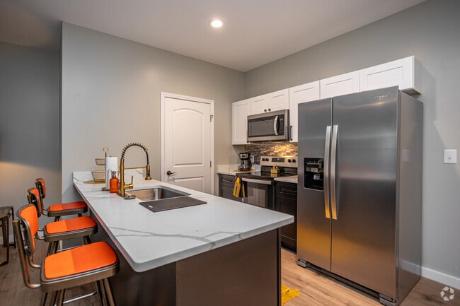 1BR, 1BA - 700SF - Kitchen