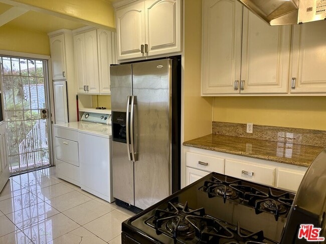 Photo - 1252 Burnside Ave