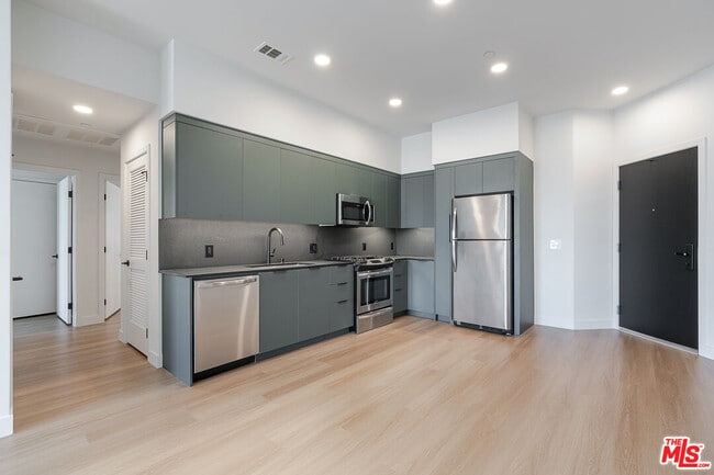 Building Photo - 10601 Washington Blvd Unit 732