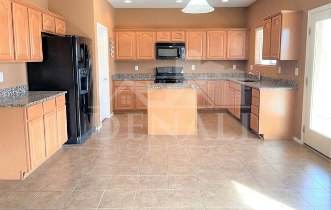 Photo - 925 E Canyon Rock Rd