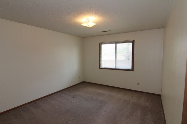 Building Photo - 967 Boston Way Unit 4