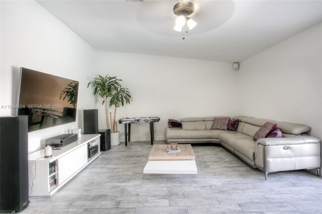 Photo - 15831 SW 139th Pl