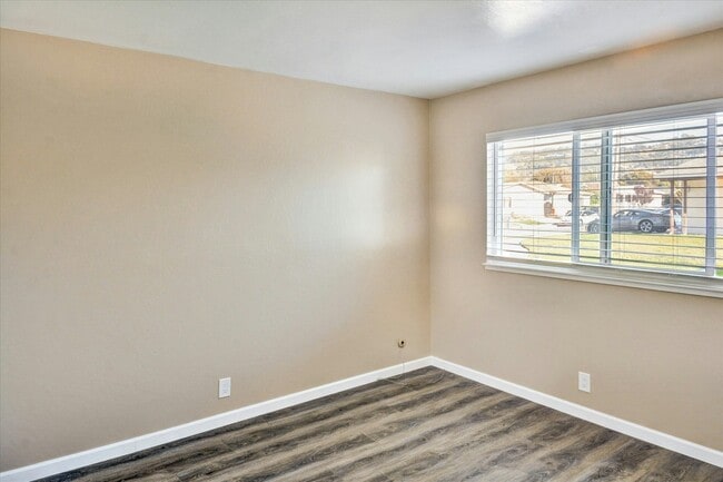 Photo - 1000 Cutting Blvd House