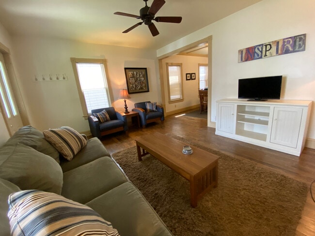 Photo - 625 6th Ave