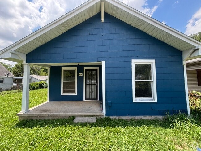 Building Photo - Recently Remodeled 3 bedroom 1 bath home!