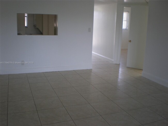 Photo - 7960 N Colony Cir Unidad 301 Rental